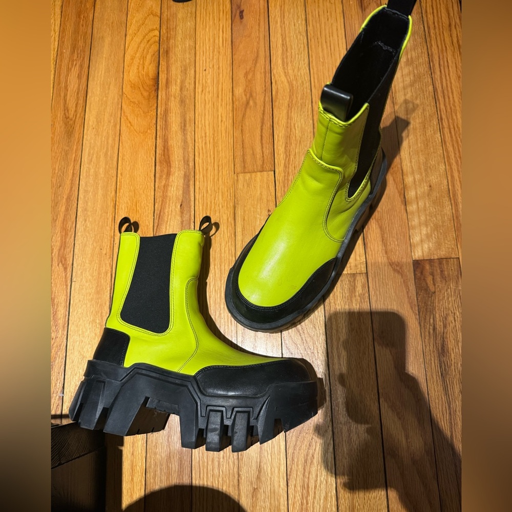 Azlea Wang Neon Chunky Ciberg Platform boots vibrant avant garde futuristic 9